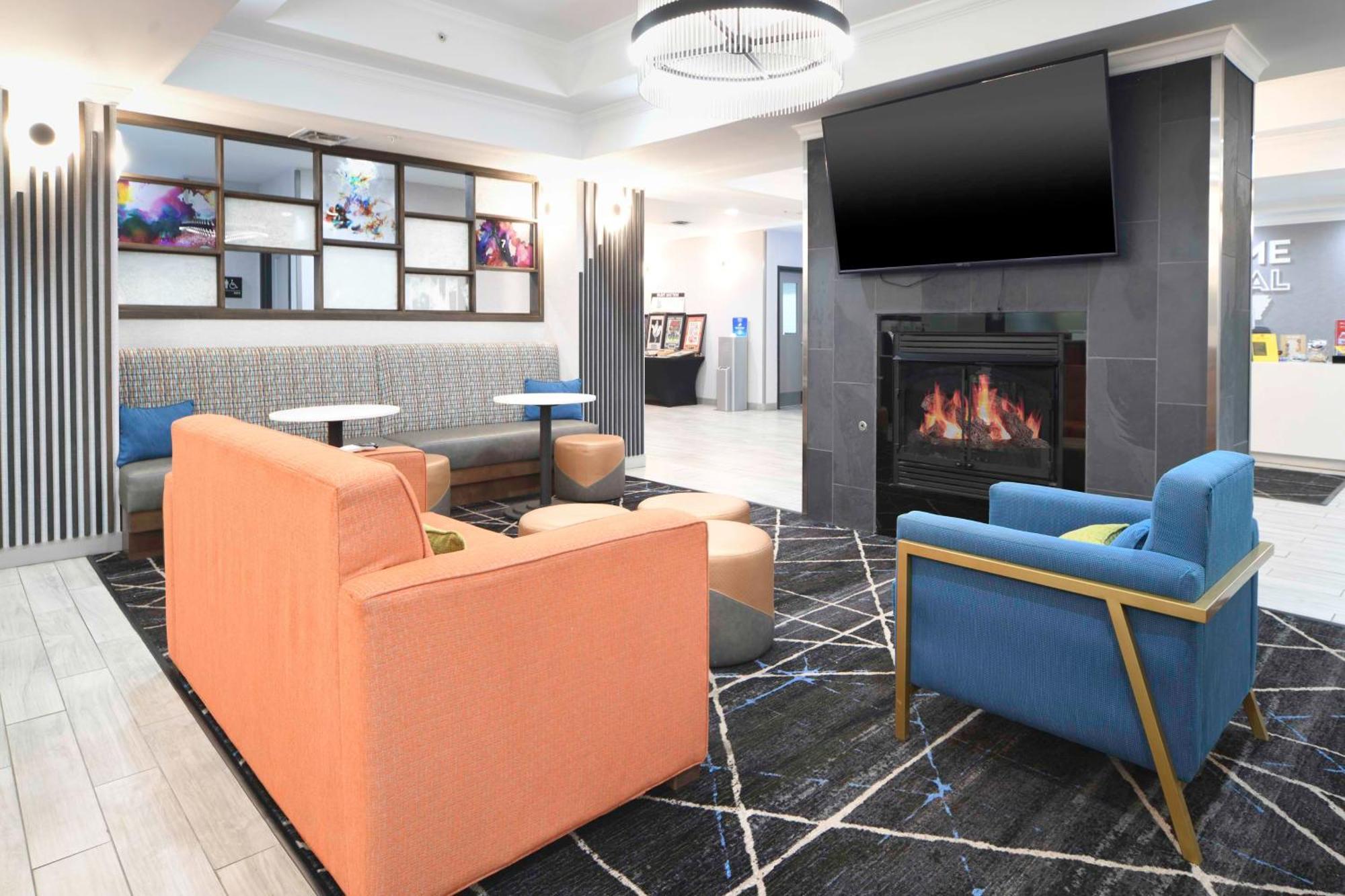 Hampton Inn Брайънт Екстериор снимка
