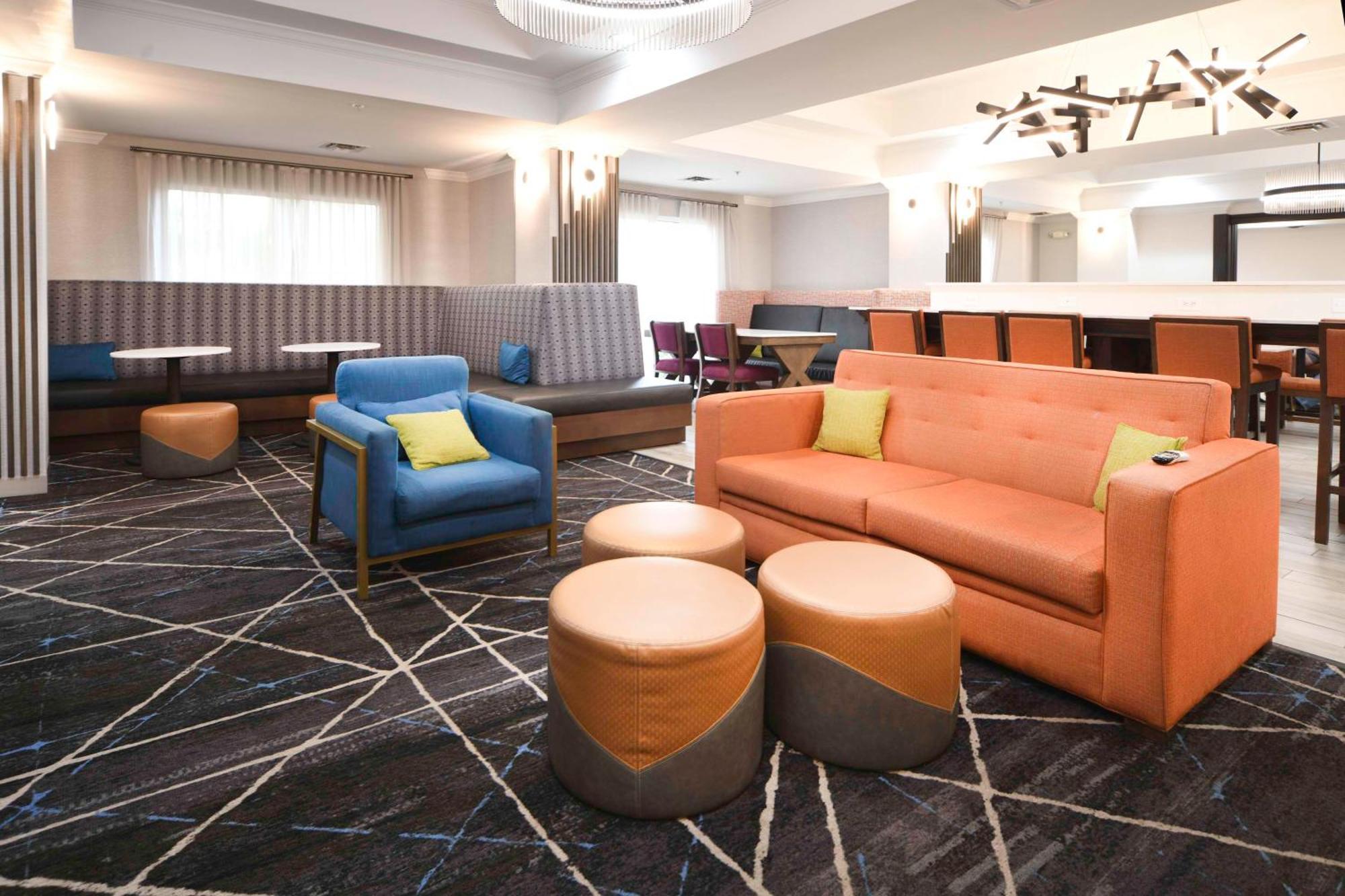 Hampton Inn Брайънт Екстериор снимка