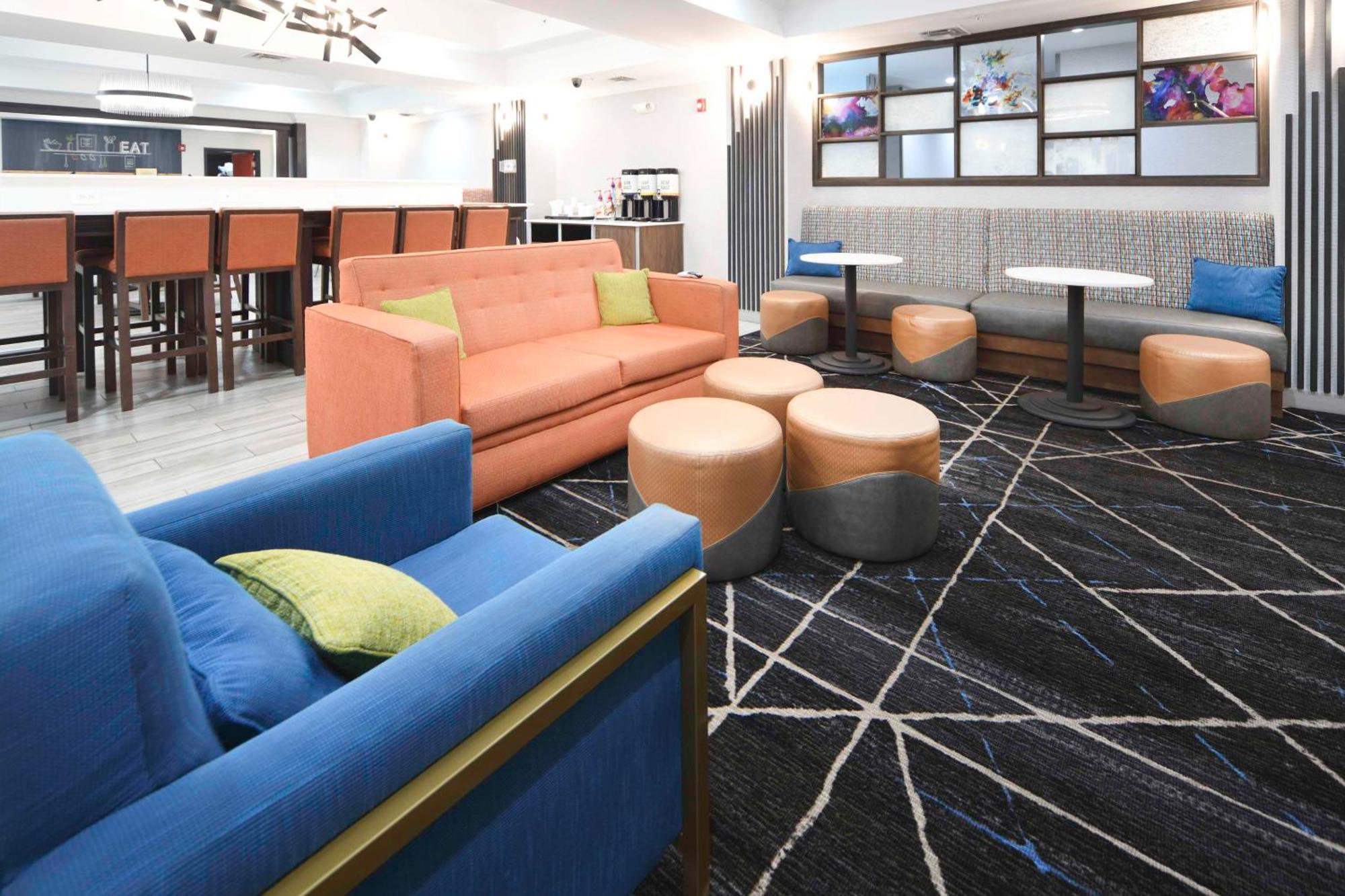 Hampton Inn Брайънт Екстериор снимка