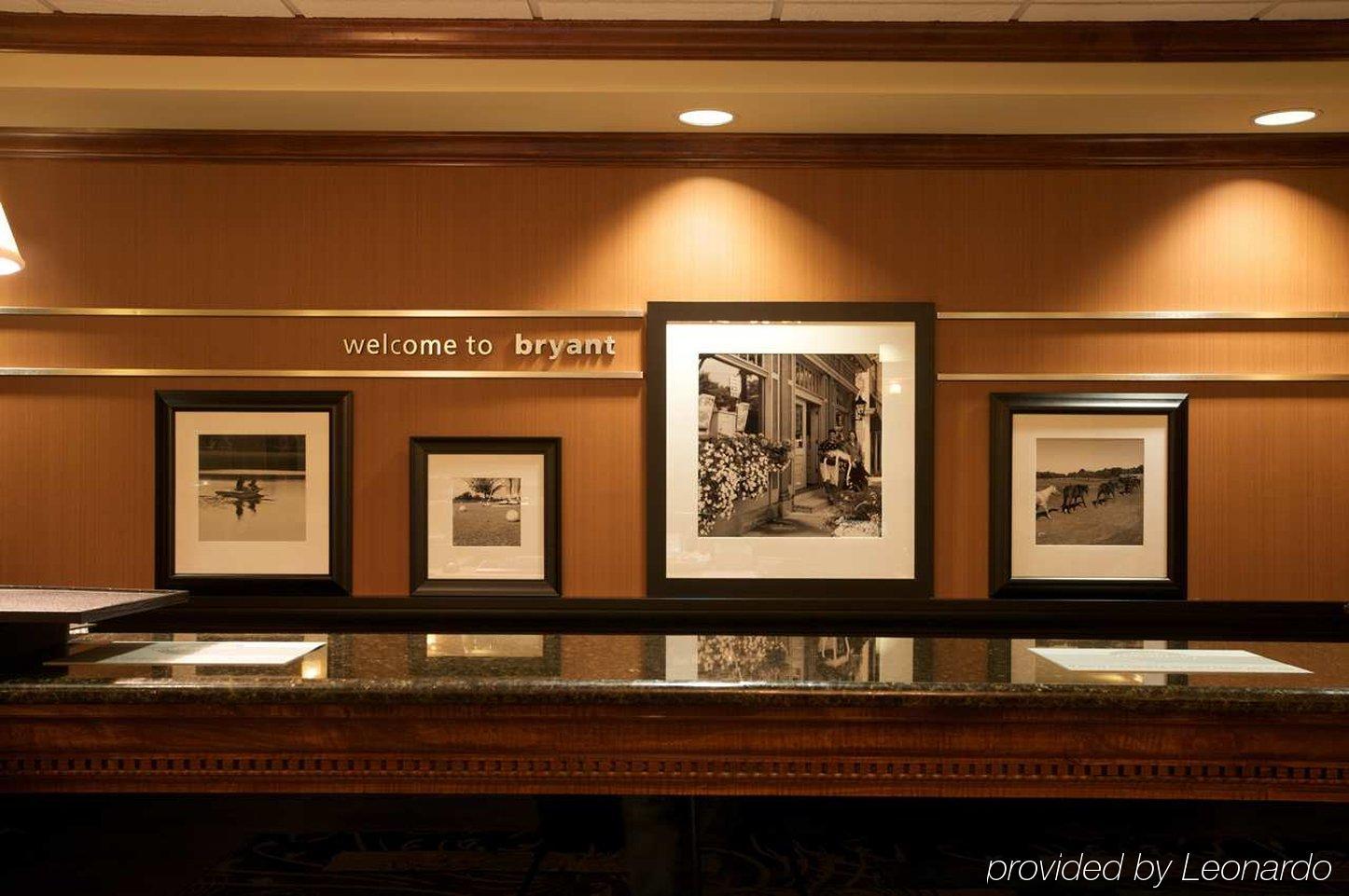 Hampton Inn Брайънт Интериор снимка
