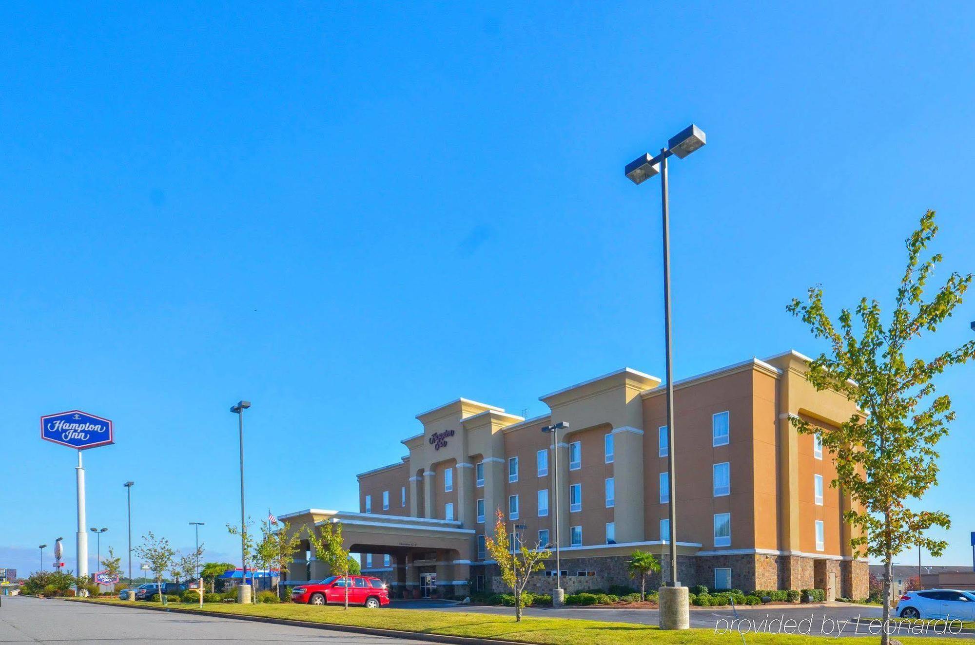 Hampton Inn Брайънт Екстериор снимка